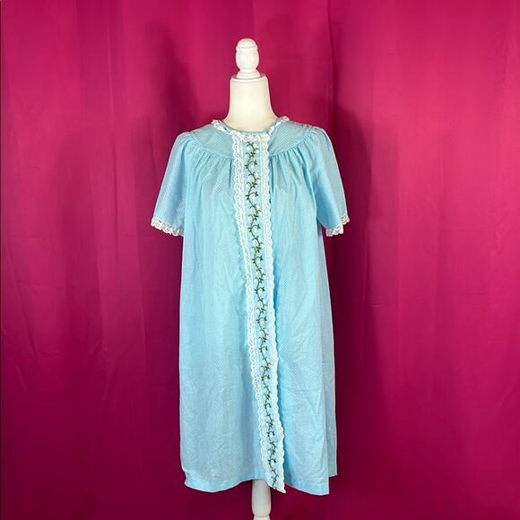 Vintage 60s Union Smart Time Swiss dot, lace, and embroidery robe nightgown, 18 - Picture 1 of 12